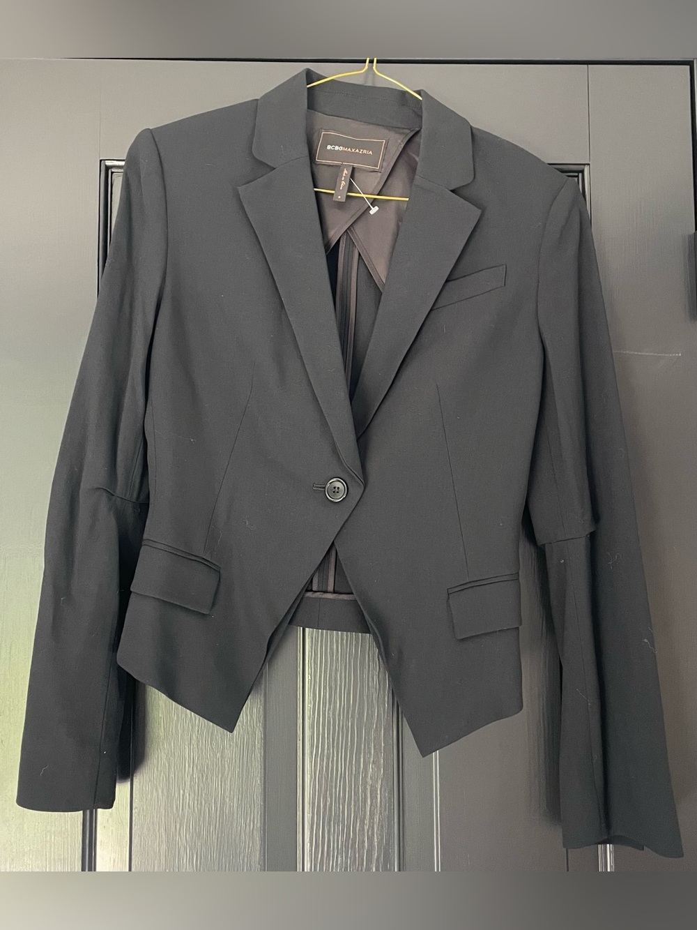BCBGMaxAzria Black Cropped Tailored Blazer